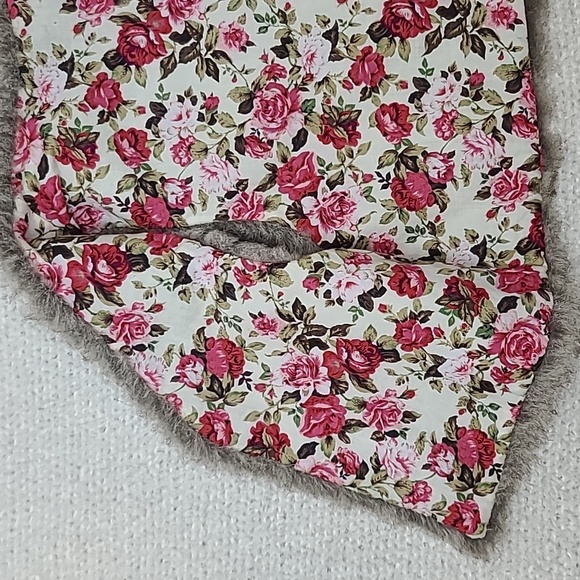 TJ Maxx Reversible Faux Fur Open Front Vest Jacket in Tan/Pink - Picture 9 of 17